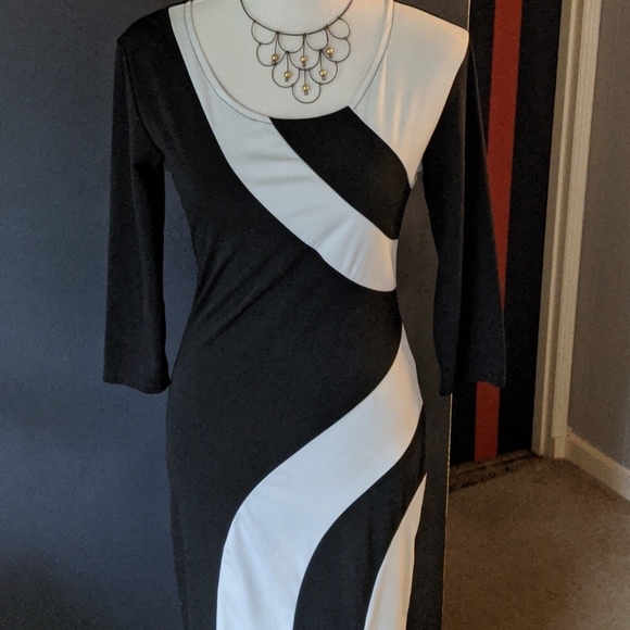 Custom black/white maxi - Picture 7 of 8